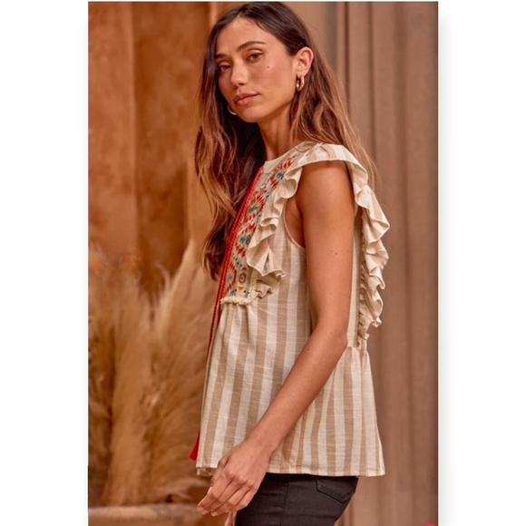 Savanna Jane Marisol Embroidery Short Flutter Sleeves Top sz Med - Picture 3 of 7